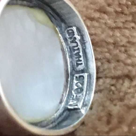 VINTAGE Mother of Pearl and Sterling Silver Necklace - Picture 5 of 11